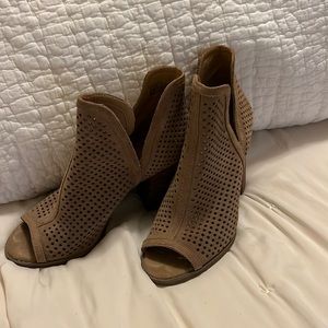 Lucky brand heel